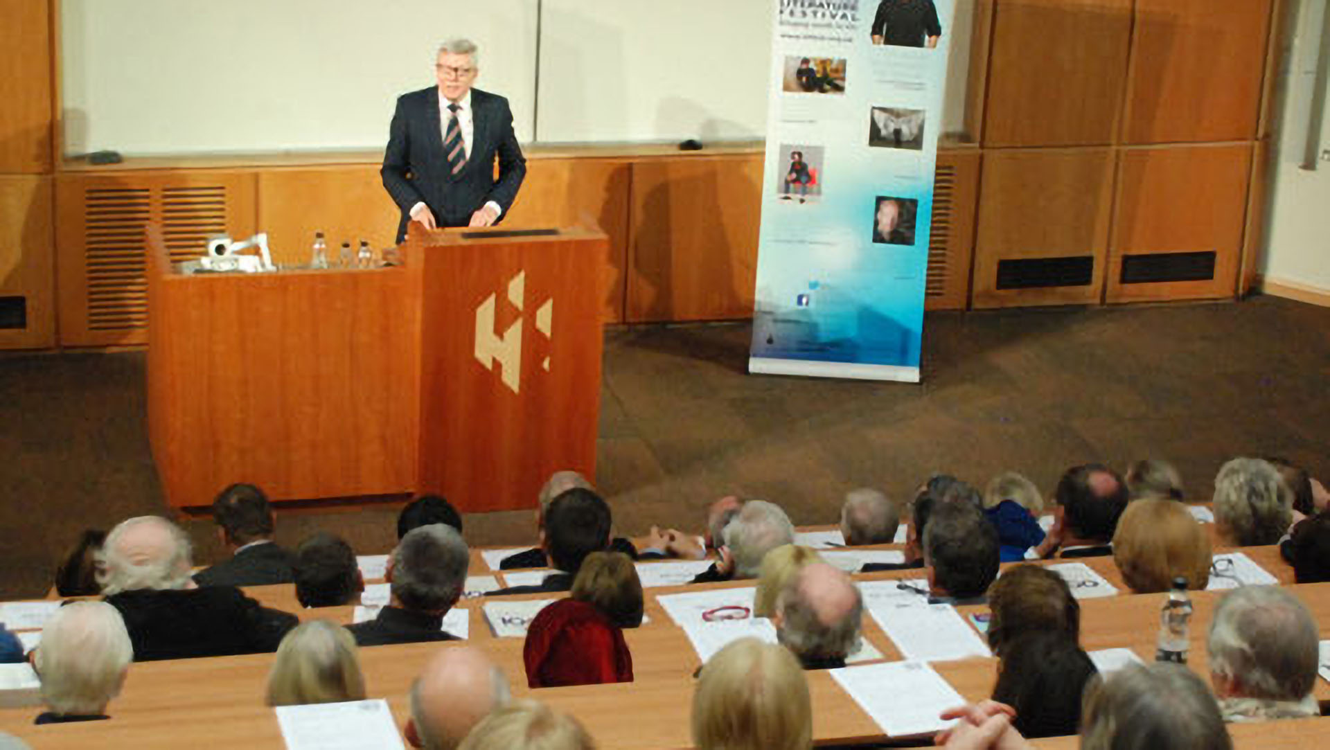 Alan Johnson delivering his Harold Wilson lecture