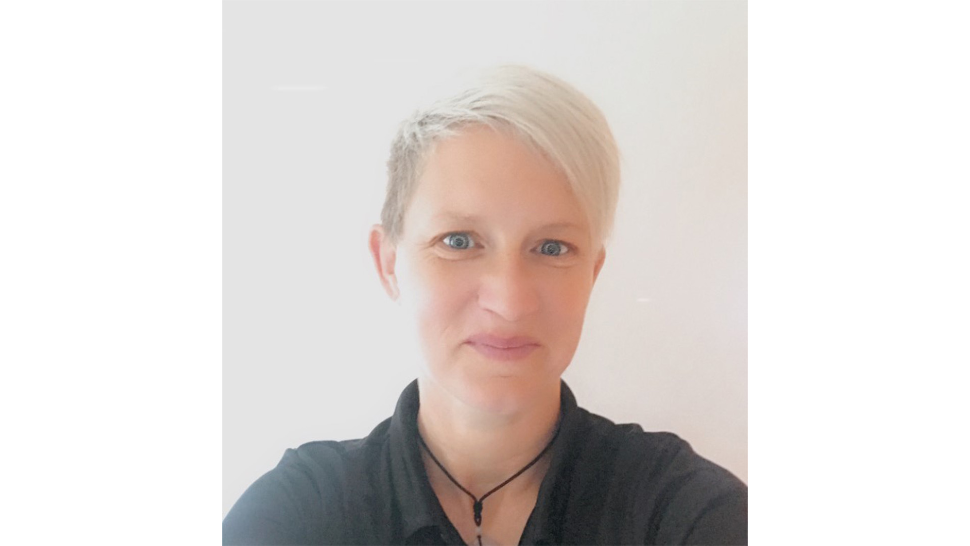 Headshot of Elli Brickwood